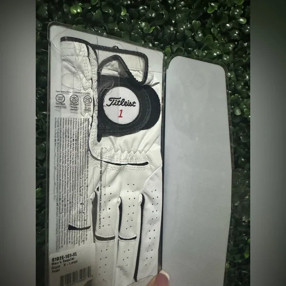 TITLEIST MEN'S PLAYERS FLEX RIGHT HAND LEATHER GOLF GLOVE - Picture 12 of 13